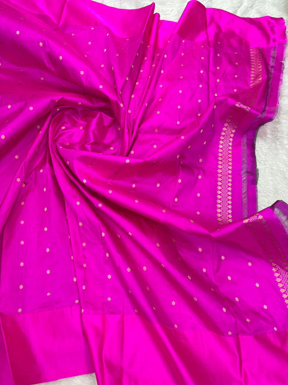 Emerald Green Katan Silk Kadhua Boota Handloom Banarasi Saree with Rani Pink Zari Border