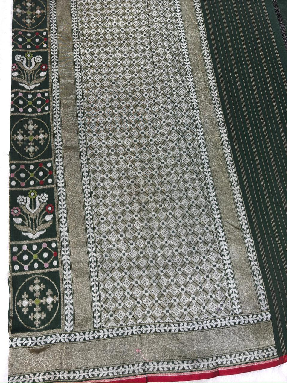 Emerald Heritage: Handloom Banarasi Pure Katan Silk Kadhwa Jamdani Saree