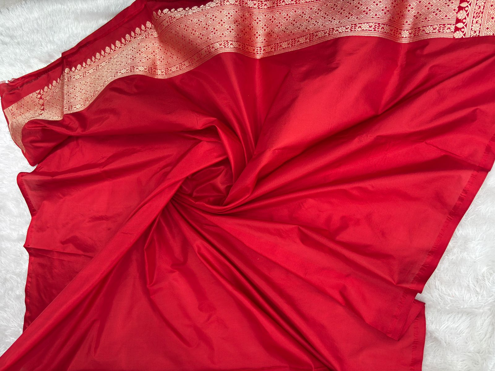 Crimson Red Handwoven Banarasi Katan Silk Jungla Meenakri Saree