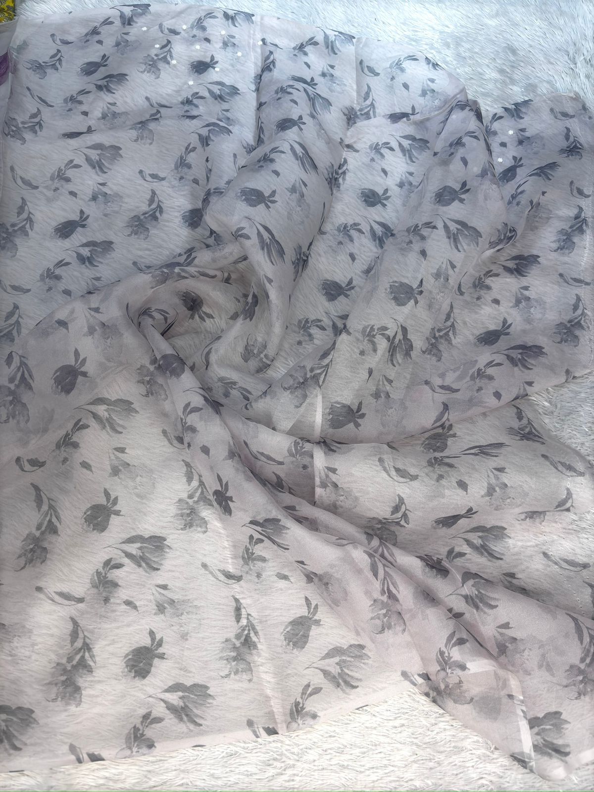 Mauve Serenity: Handloom Saree with Soft Watercolor Florals & Pearl-Infused Zari Scallops
