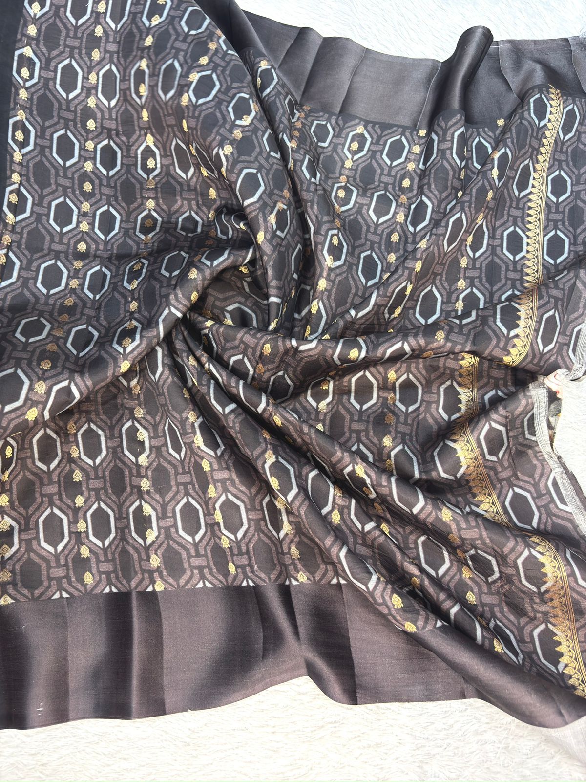 Midnight Black Katan Silk Lightweight Kadhua Banarasi Saree with Floral Print & Zari Border