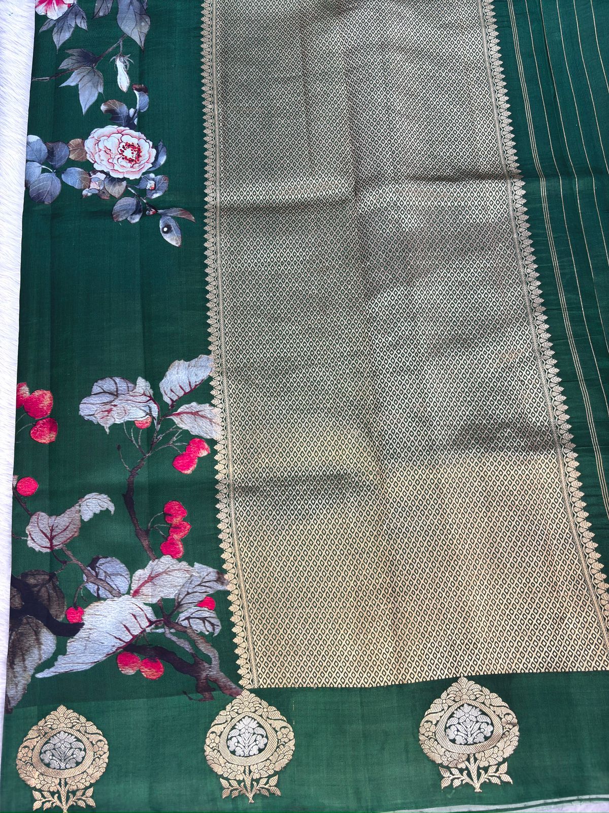 Emerald Green Lightweight Katan Silk Kadhua Banarasi Saree with Floral Print & Zari Border