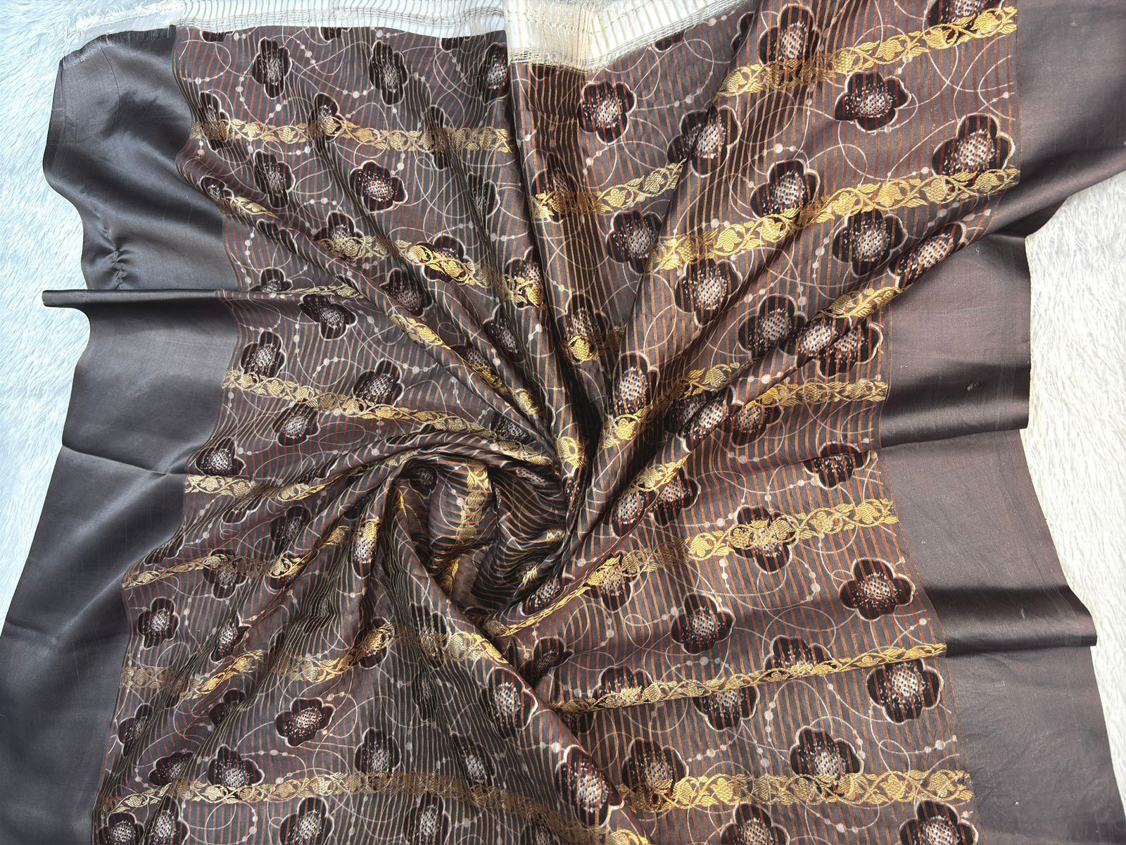 Charcoal Grey Lightweight Katan Silk Kadhua Banarasi Saree with Floral Print & Zari Pallu