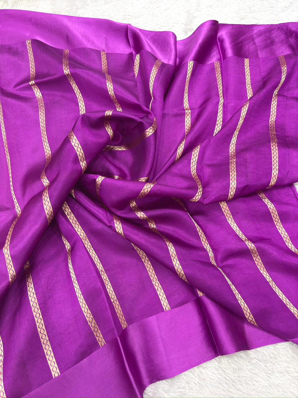 Magenta Pink Pure Katan Silk Banarasi Saree with Floral Zari Border