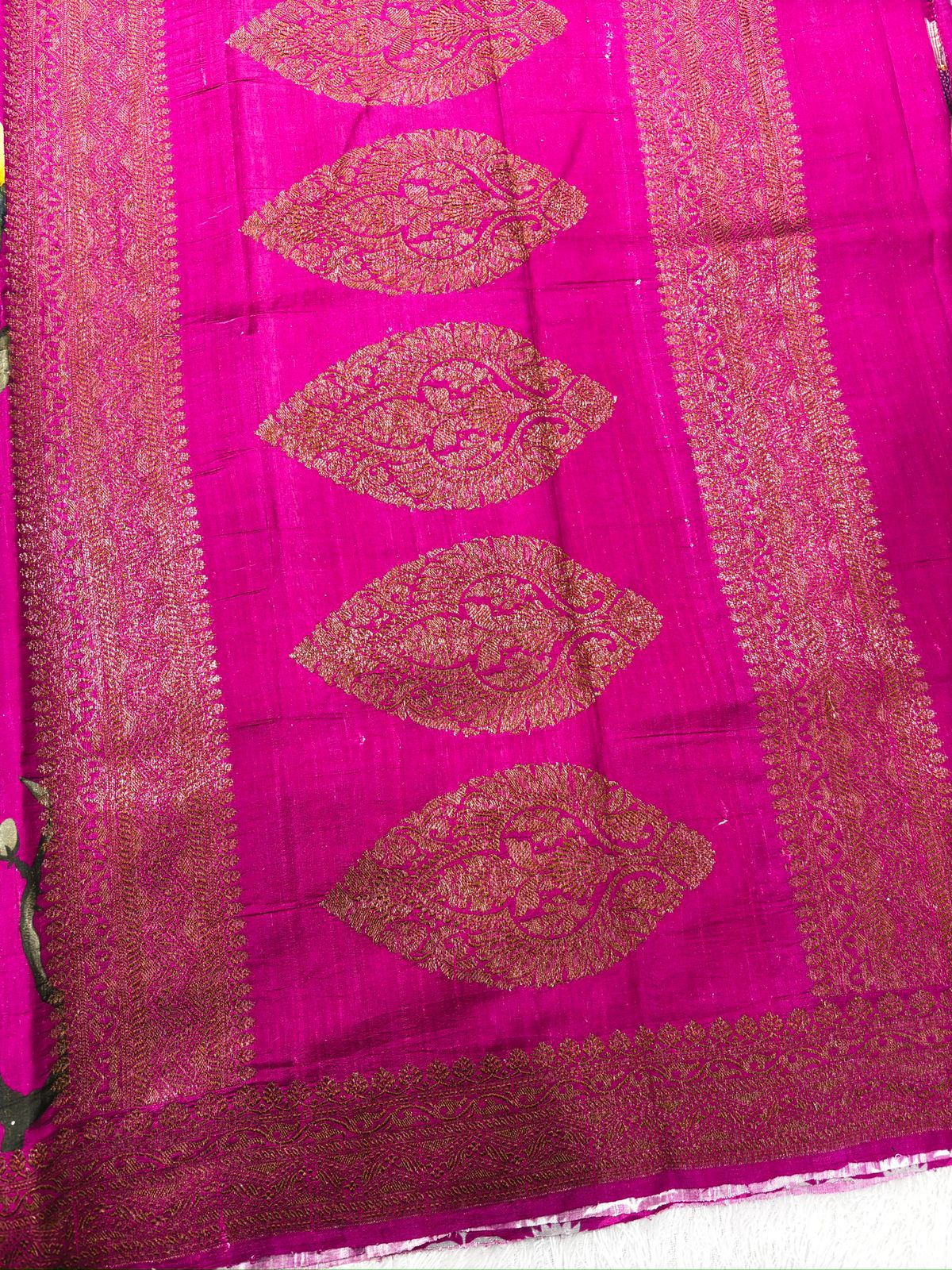 Rani Pink Raw Silk Handloom Saree with Artistic Floral Digital Print