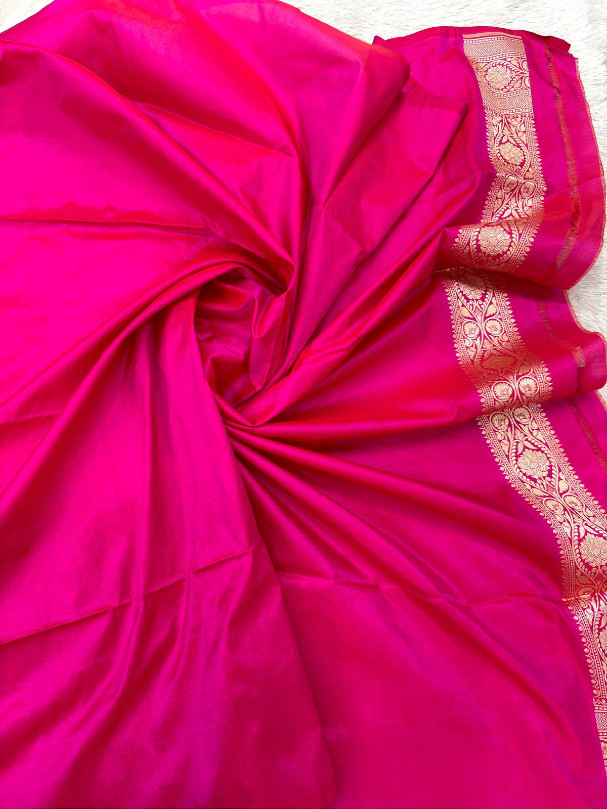 Rani Pink Katan Silk Meenakari Cutwork Handloom Banarasi Saree