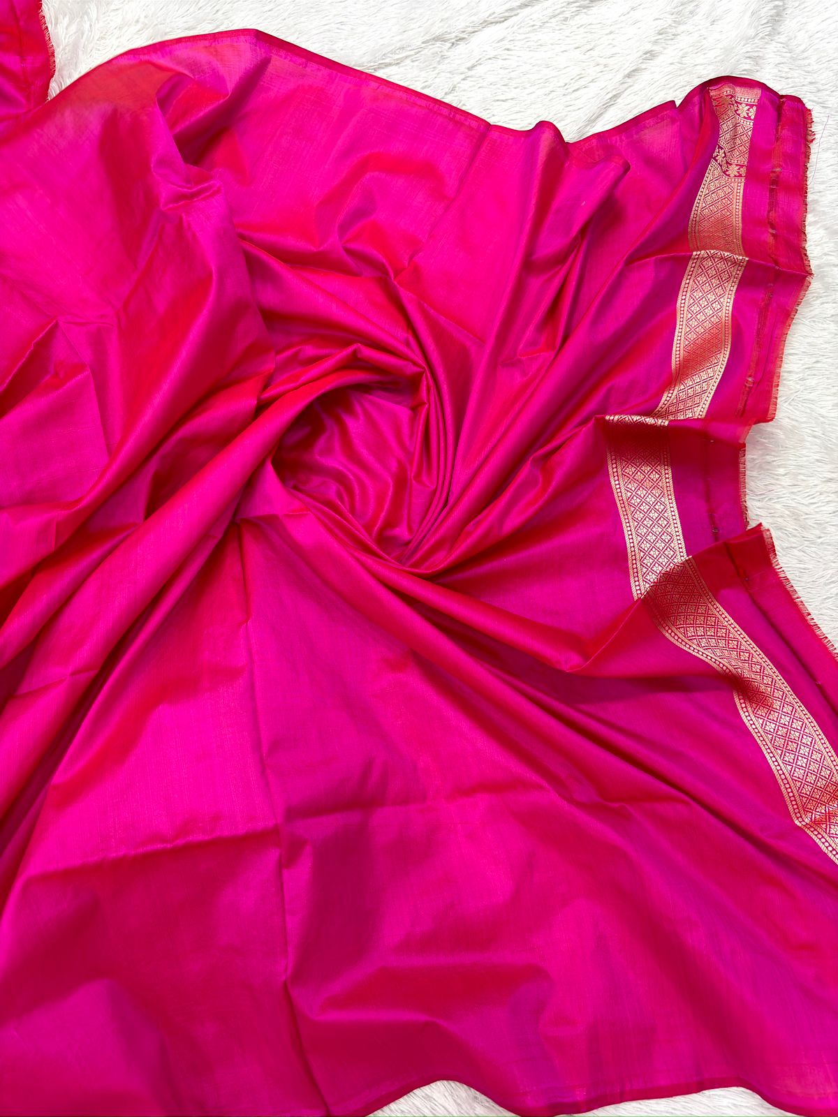 Hot Pink Katan Silk Kadwa Booti Handloom Banarasi Saree