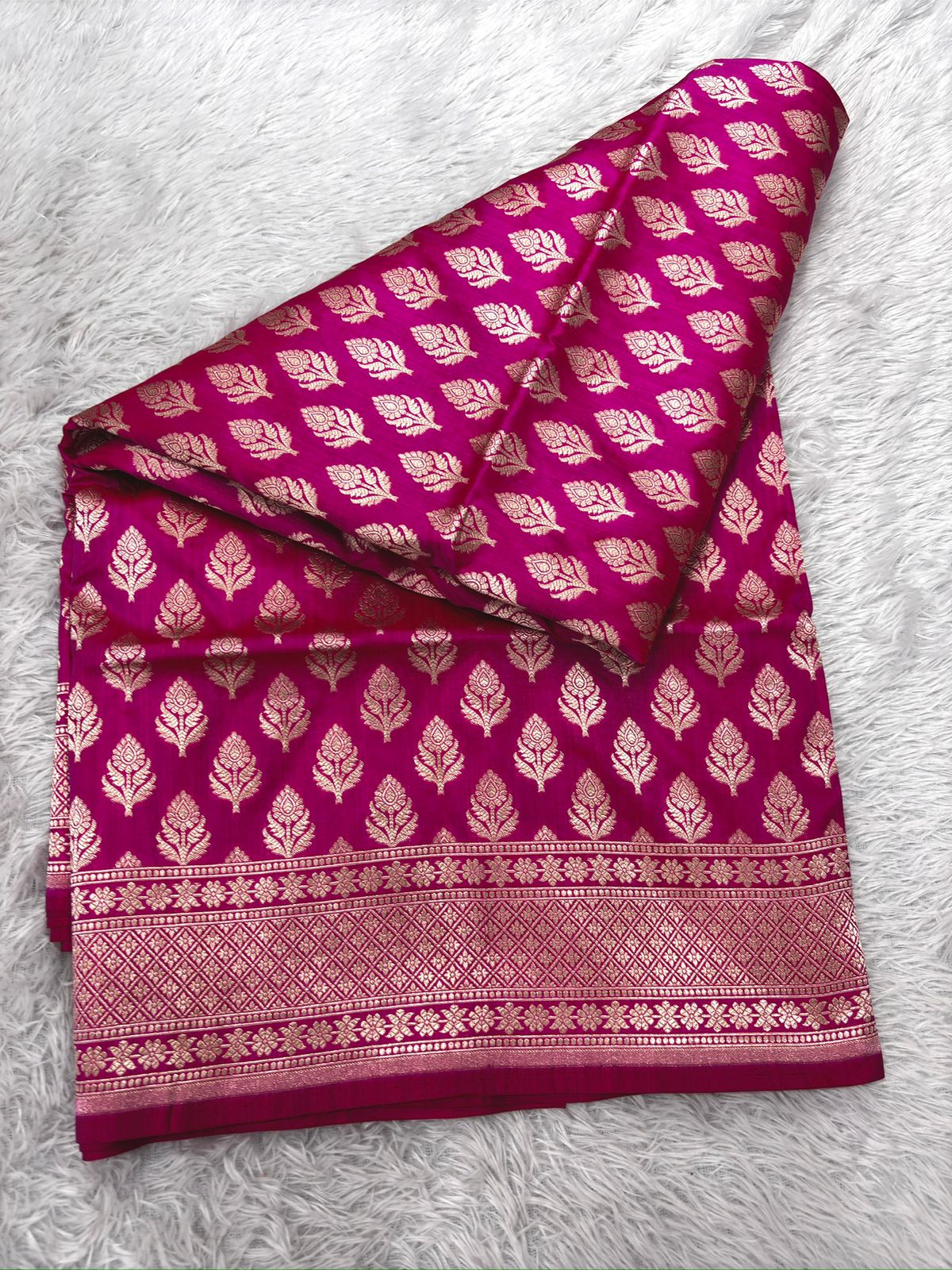 Hot Pink Katan Silk Kadwa Booti Handloom Banarasi Saree