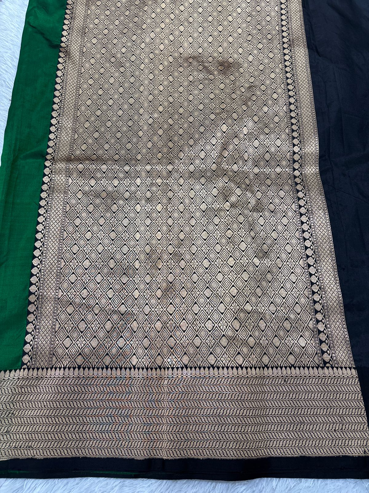 Vibrant Parrot Green & Midnight Black Handloom Banarasi Katan Silk Saree | Antique Gold Zari Kadhua Floral Bunch Booti