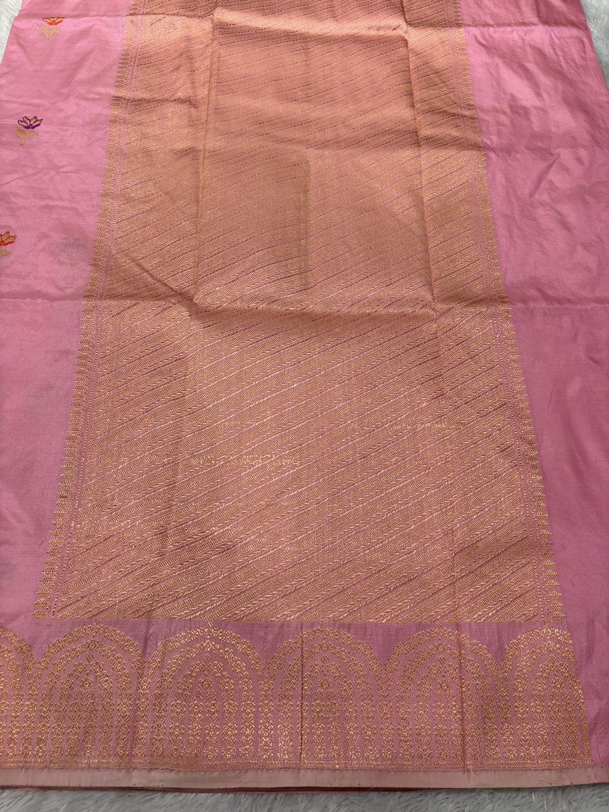 Blossom Pink Handloom Banarasi Katan Silk Saree | Rose Gold Zari Kadhua Floral Booti & Scalloped Arch Pallu
