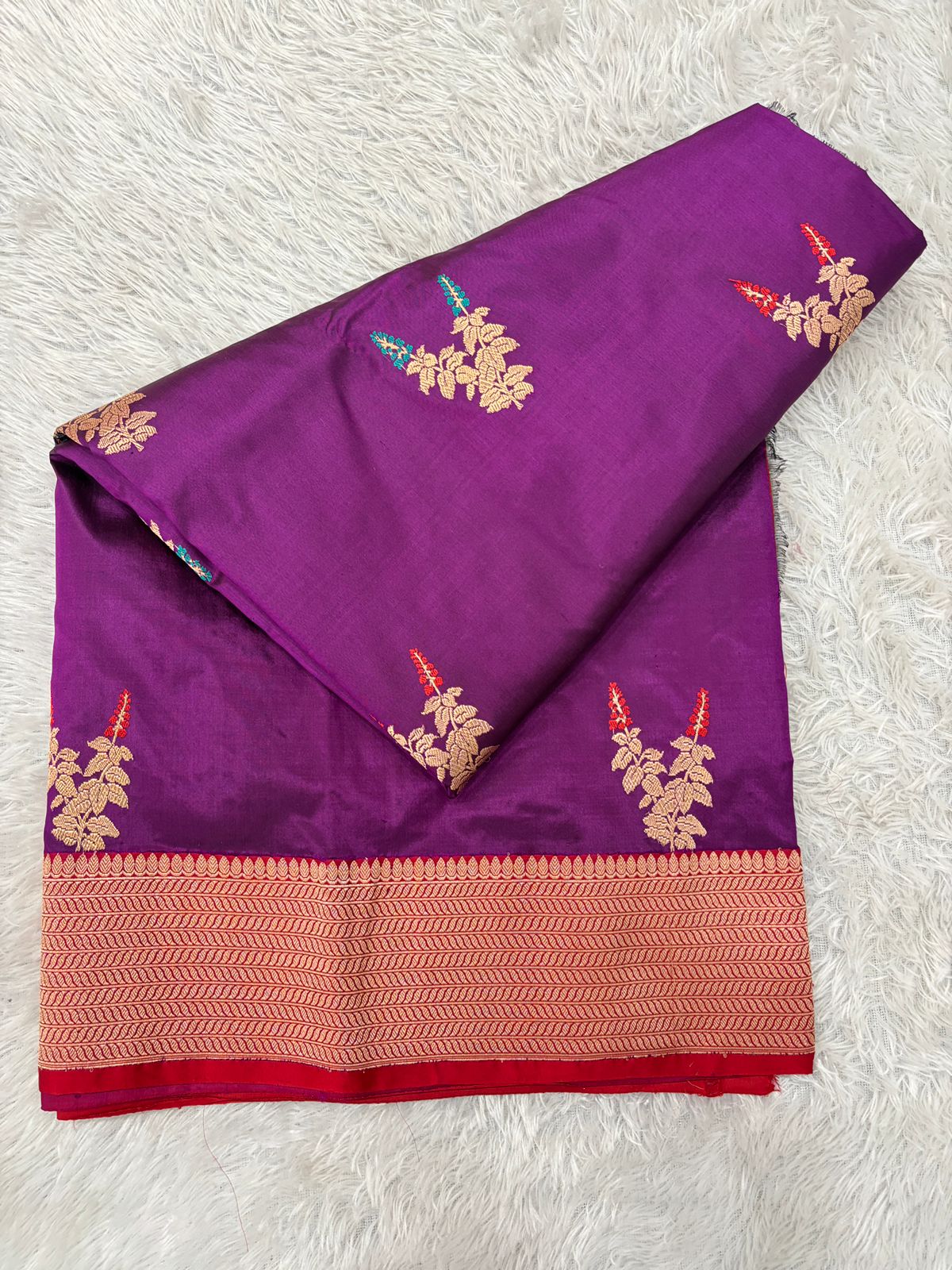 Royal Plum Purple & Crimson Red Handloom Banarasi Katan Silk Saree | Antique Gold Zari Kadhua Floral Bunch Booti
