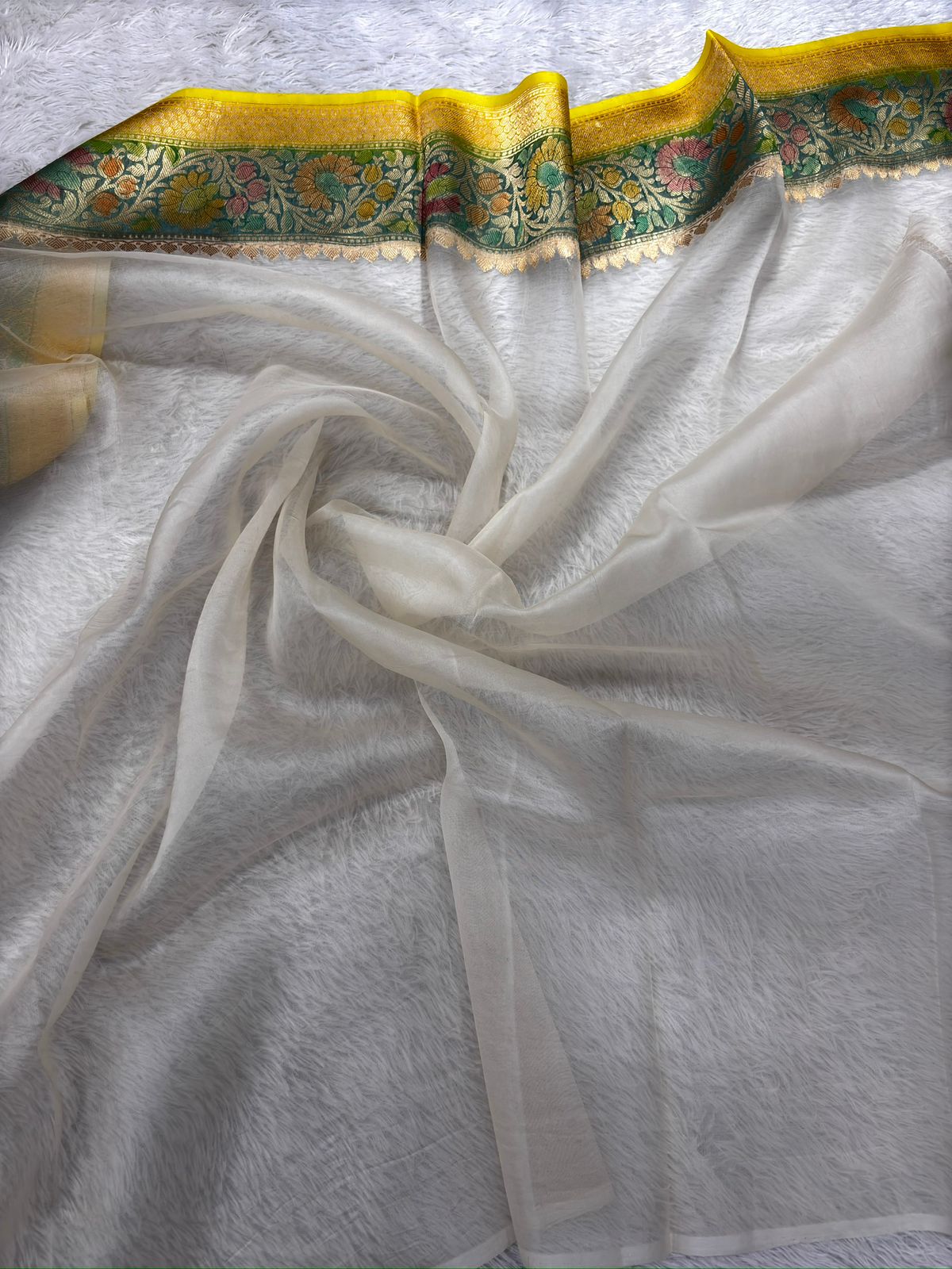 Off White Kora Designer Kadhua Handloom Banarasi Saree