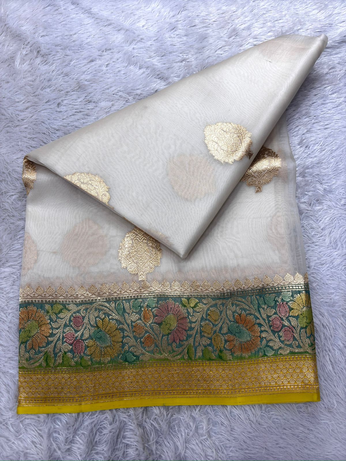 Off White Kora Designer Kadhua Handloom Banarasi Saree